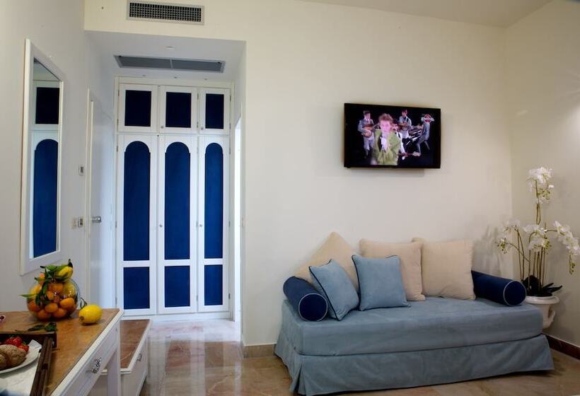 اتاق سوپریور سه تخته, Delfino Beach