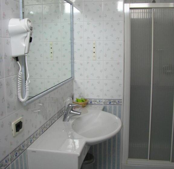 Standard Triple Room with Terrace, Nès Crépes