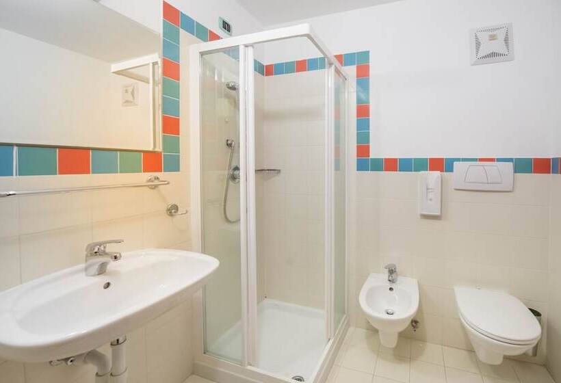 Номер Стандарт Трехместный, Ihr Hotel Villa Emma