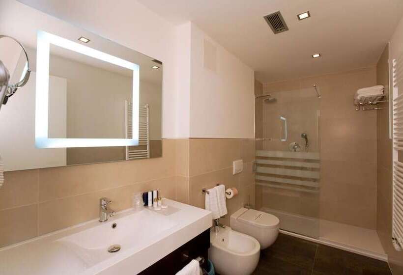 اتاق لوکس با چشم‌انداز دریا, Laguna Palace Hotel Grado