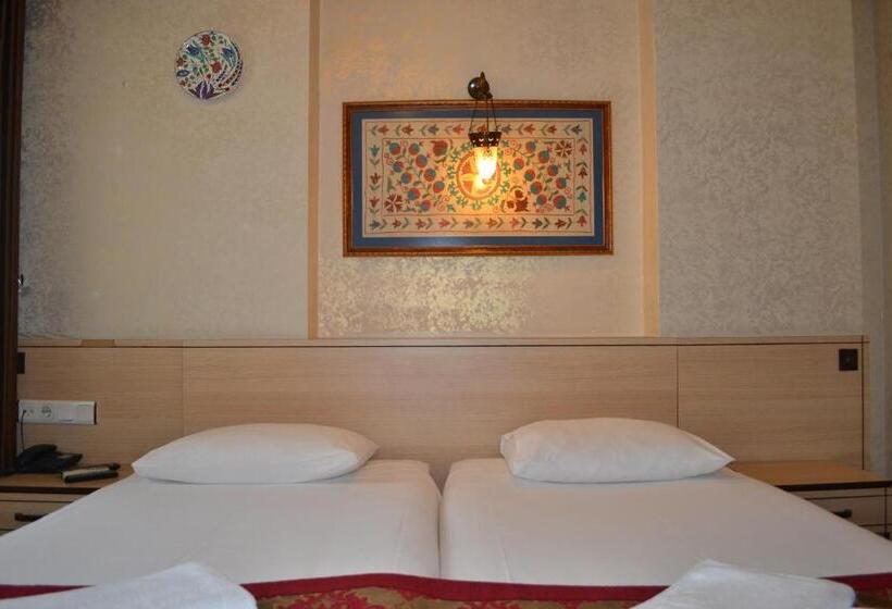 اتاق لوکس با بالکن و چشم‌انداز دریا, Art City Hotel Istanbul