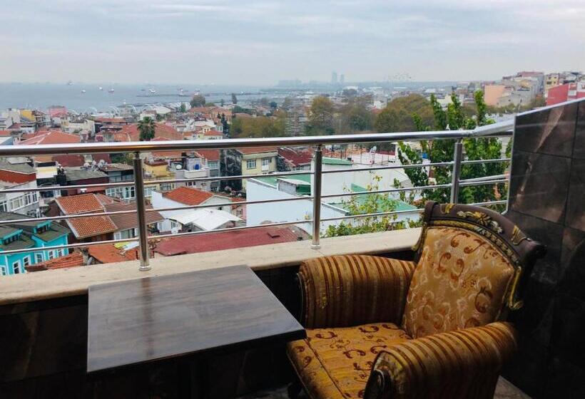 اتاق لوکس با بالکن و چشم‌انداز دریا, Art City Hotel Istanbul
