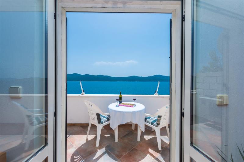Апартаменты 2 Спальни, Beach Villa Ratac