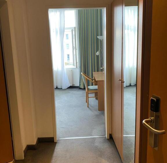컴포트 룸, Kolbeck Rooms