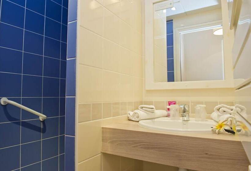 Номер Стандарт, Hôtel Miléade Méditerranée   Port Fréjus