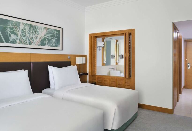 Номер Executive, Mövenpick Hotel Jumeirah Beach