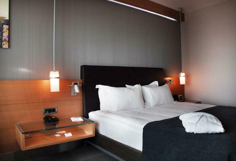 اتاق اجرایی, Point Hotel Barbaros