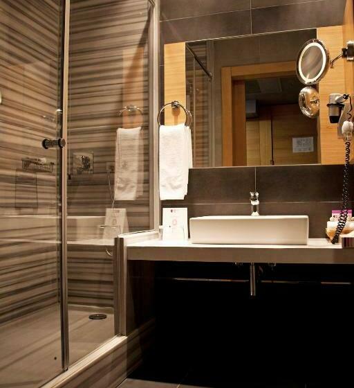 سوئیت سینیور, Point Hotel Barbaros