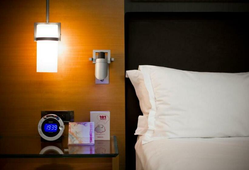 سوئیت سینیور, Point Hotel Barbaros