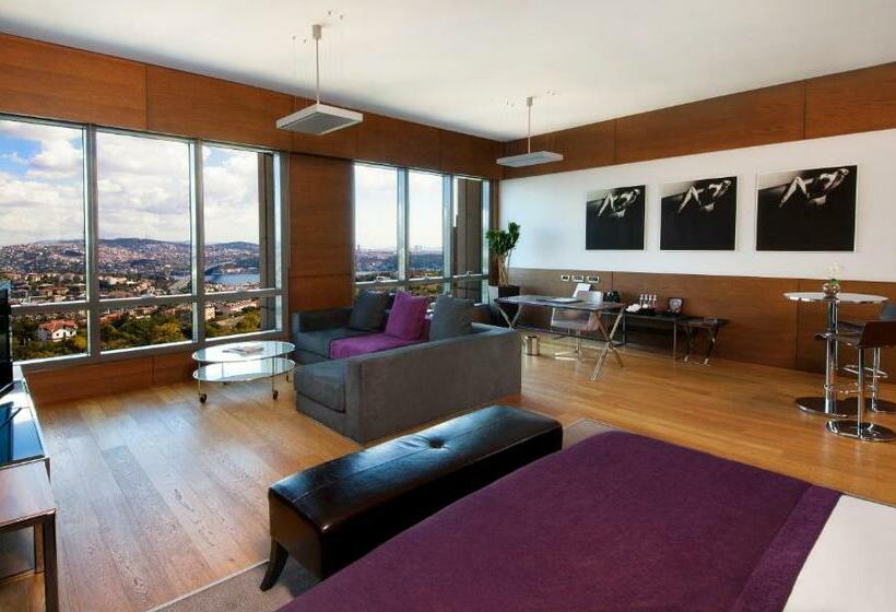 سوئیت سینیور, Point Hotel Barbaros
