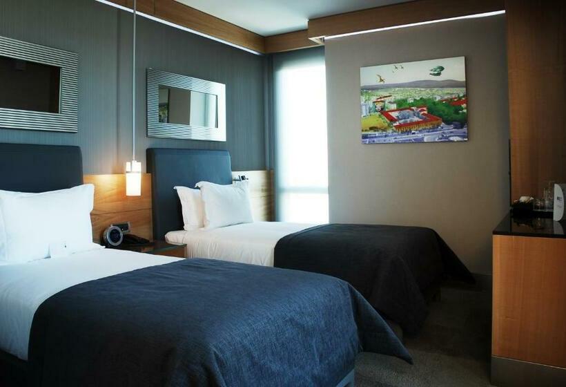 اتاق لوکس, Point Hotel Barbaros
