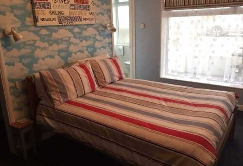 غرفة عائلية, Pine Lodge Guest House