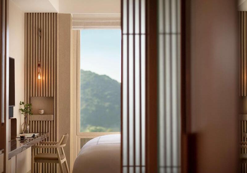 اتاق سوپریور با تخت دو نفره بزرگ, The Silveri Hong Kong  Mgallery