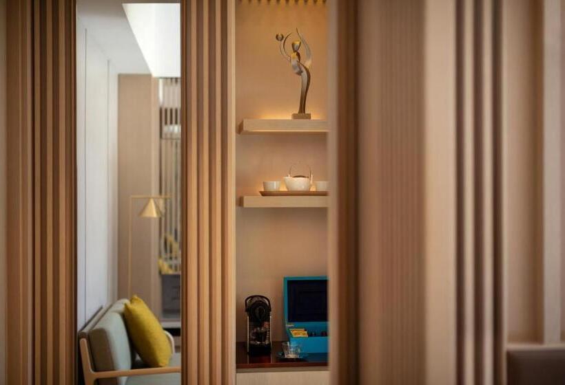 اتاق سوپریور با تخت دو نفره بزرگ, The Silveri Hong Kong  Mgallery