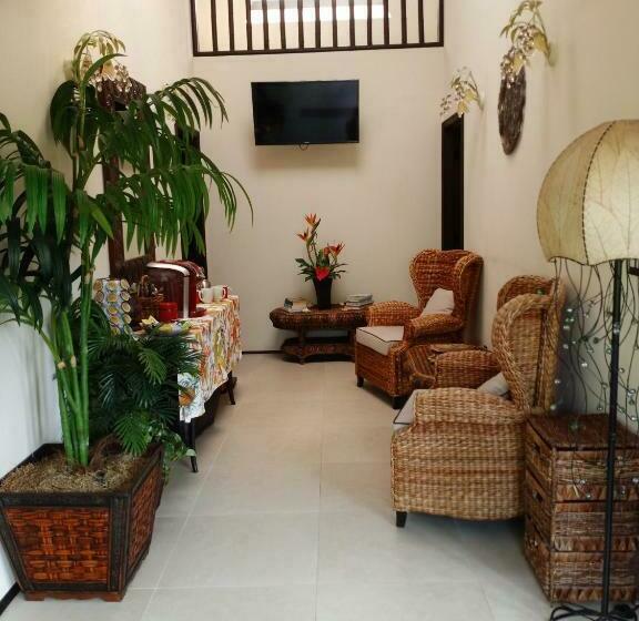 اتاق لوکس, The Pilot House