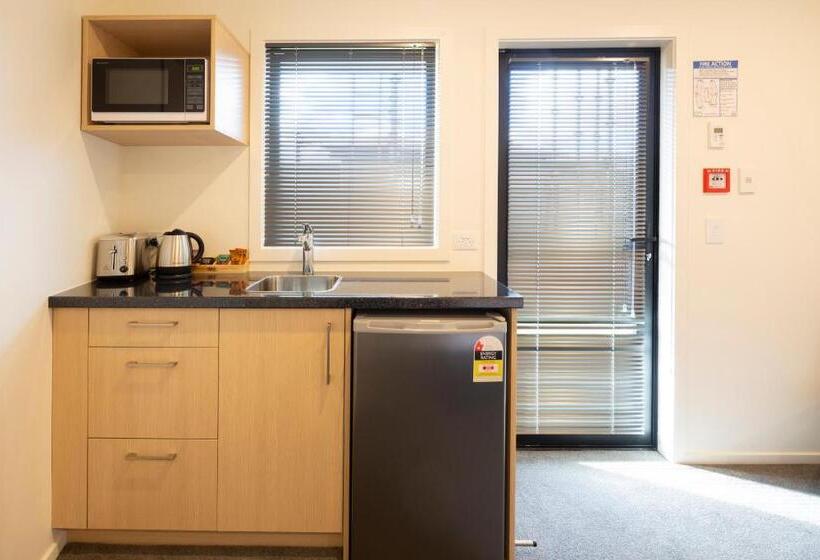 استودیوی لوکس, Harvest Park Studios Workers Accommodation