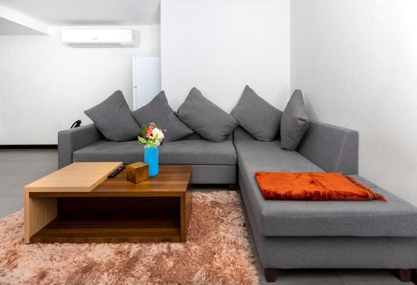 Апартаменты 3 Спальни, اطلالة الشرفة 1 للشقق المخدومة Terrace View 1