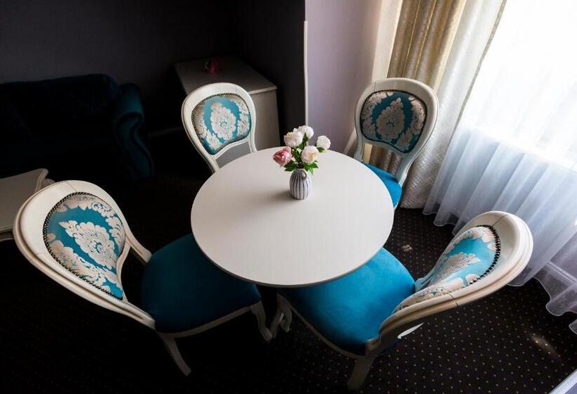 آپارتمان لوکس 1 خوابه, Royal Inn Busteni Adults Only