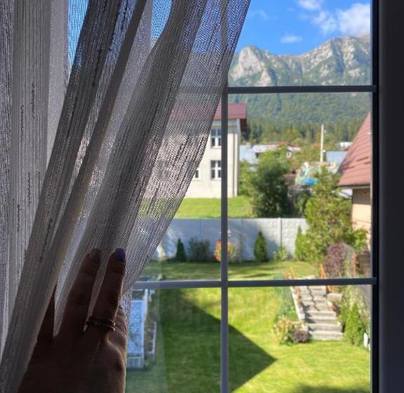 آپارتمان لوکس 1 خوابه, Royal Inn Busteni Adults Only