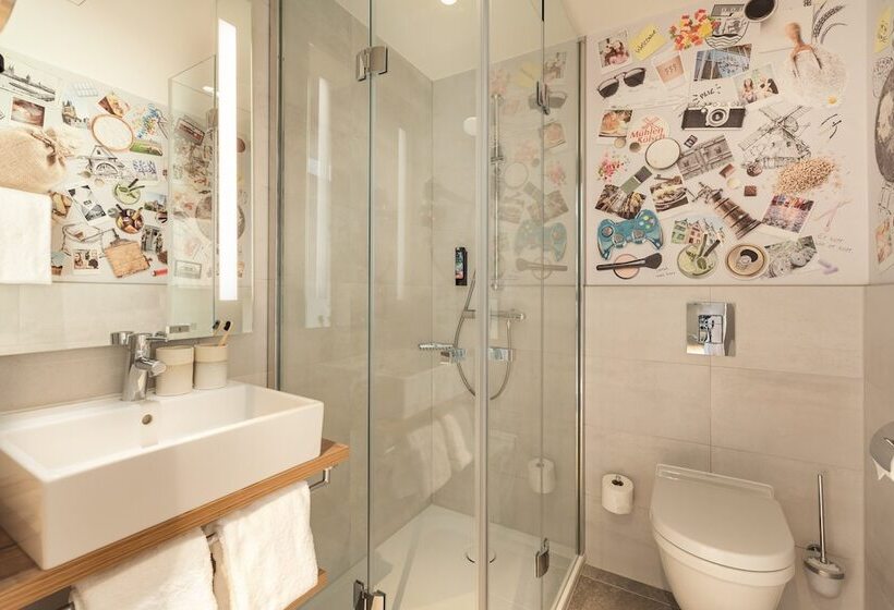 اتاق لوکس, Holiday Inn   The Niu, Mill Cologne Mülheim, An Ihg