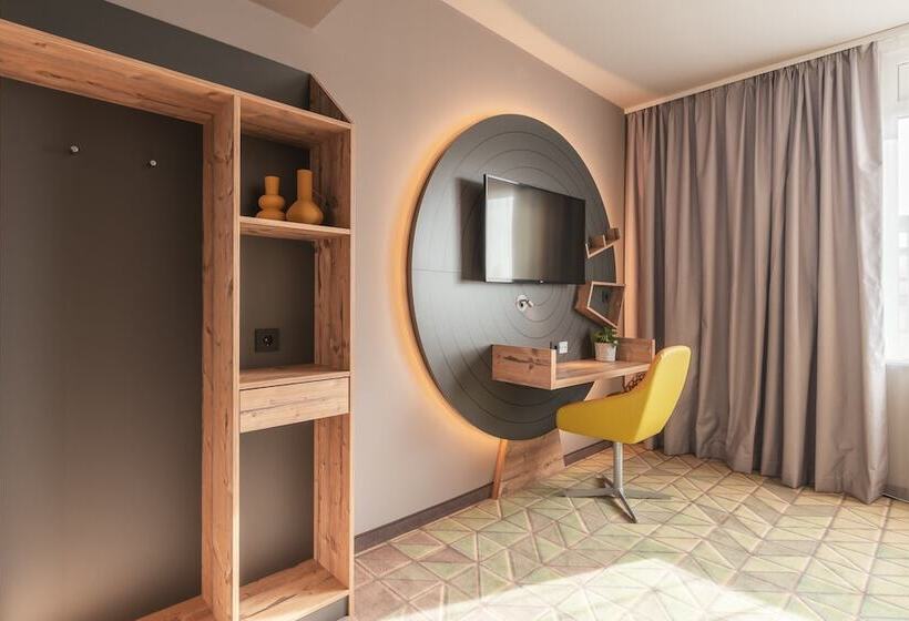 اتاق لوکس, Holiday Inn   The Niu, Mill Cologne Mülheim, An Ihg