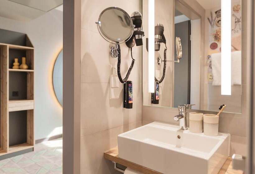 اتاق سوپریور, Holiday Inn   The Niu, Mill Cologne Mülheim, An Ihg