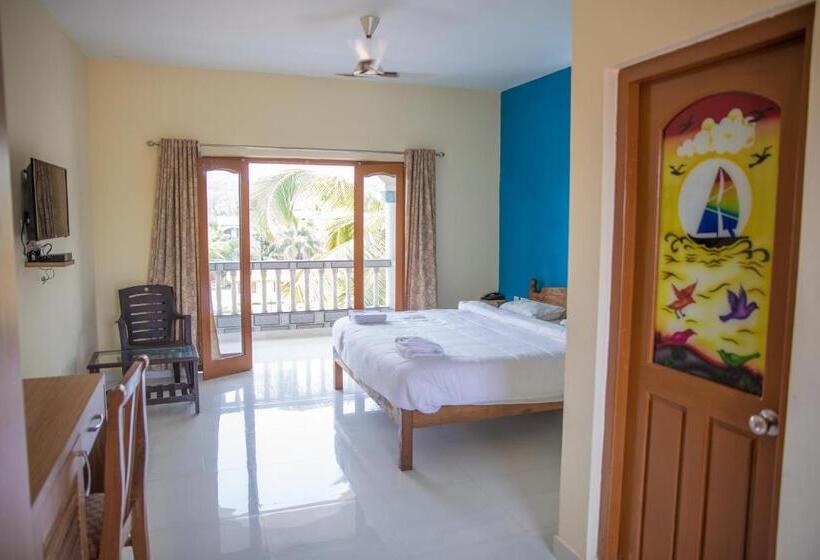اتاق لوکس با چشم‌انداز دریا, Larios Beach Holidays