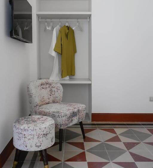 سوییت جونیور, Palazzo Frangipane