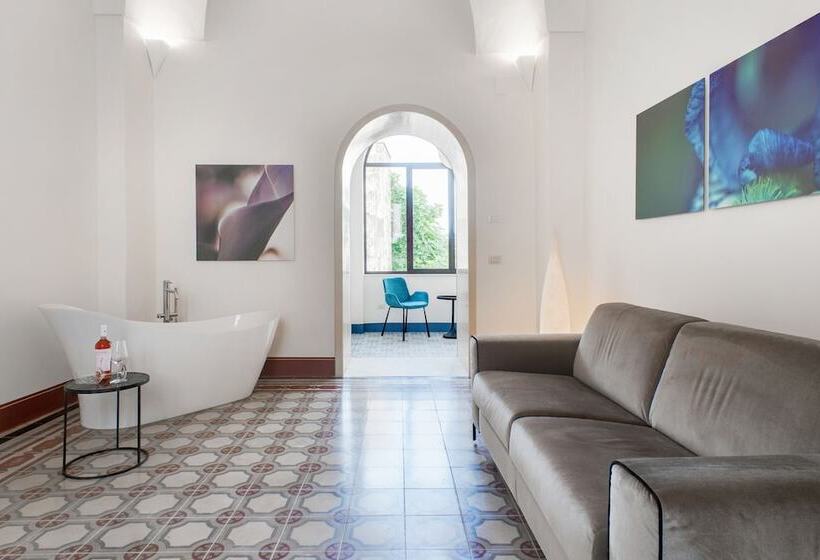 سوییت, Palazzo Frangipane