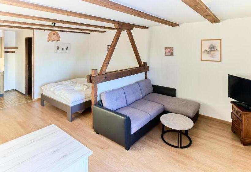 إستوديو قياسى, Auberge Du Peu Péquignot