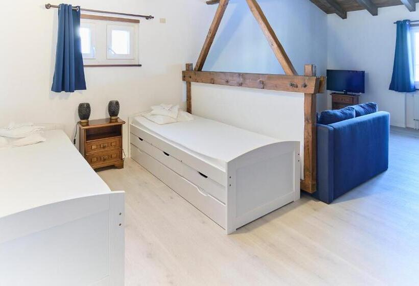 Студия Стандарт, Auberge Du Peu Péquignot