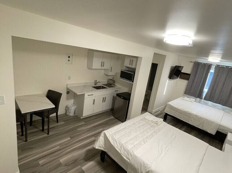 Студия Deluxe, Destination Inn