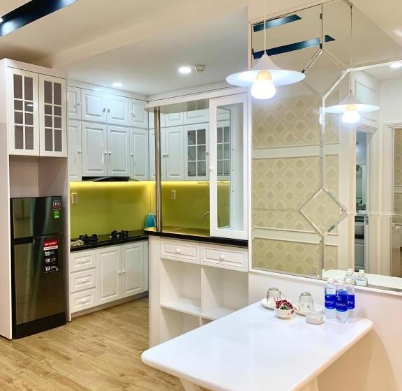سوئیت 2 خوابه, Saigon South Residence  Vina We Stay