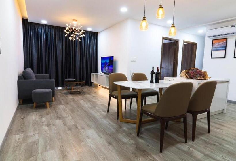 آپارتمان 1 خوابه با چشم‌انداز استخر, Saigon South Residence  Vina We Stay