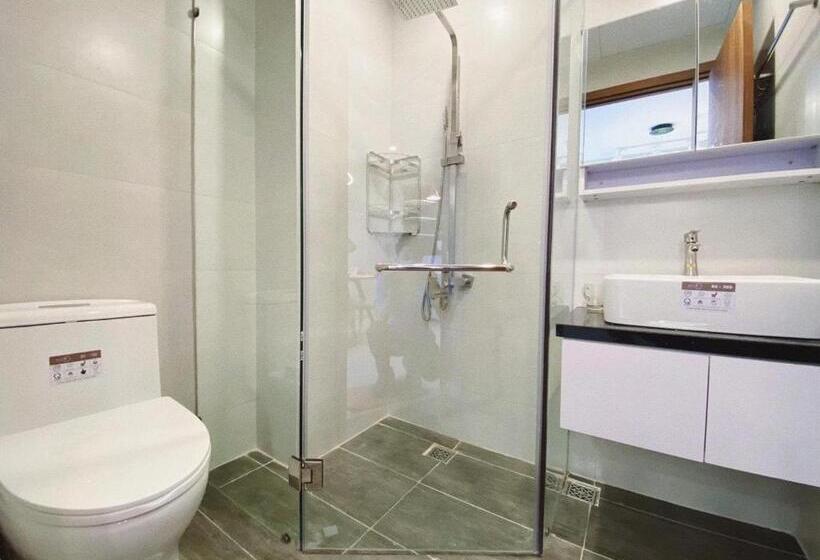 آپارتمان 1 خوابه با چشم‌انداز استخر, Saigon South Residence  Vina We Stay