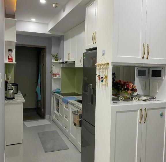 3 Bedroom Suite, Saigon South Residence  Vina We Stay