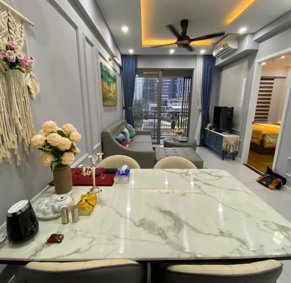 3 Bedroom Suite, Saigon South Residence  Vina We Stay
