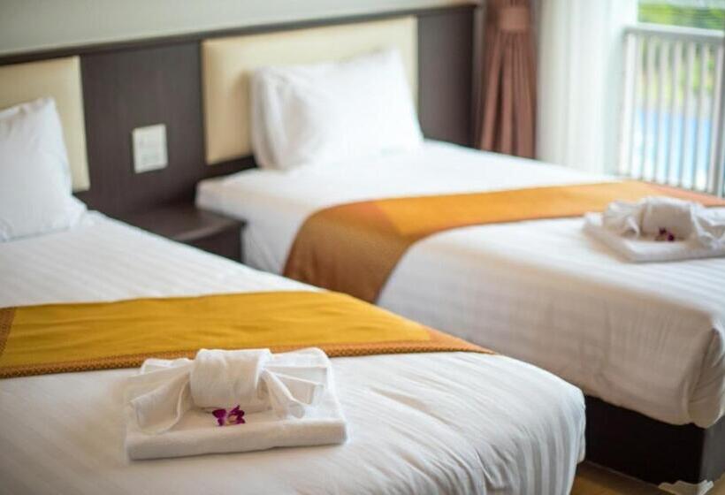 اتاق استاندارد با چشم‌انداز باغ, Swan Lake Hotel Sattahip