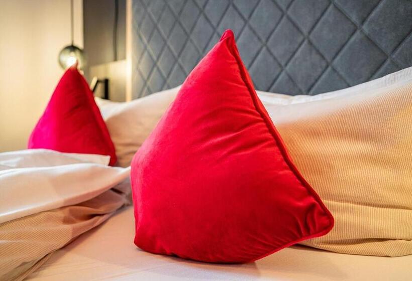 Номер Стандарт с Балконом, Berghotel & Chalets Adersberg