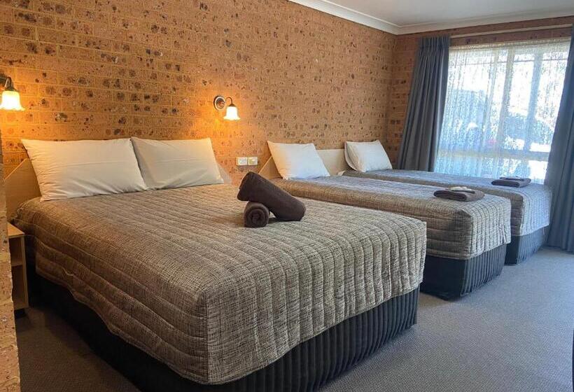 Семейный Номер Вид на Сад, Aberdeen Motel