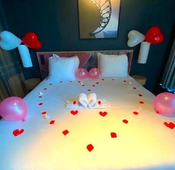 Romantic Room, The Florian Amsterdam Airport