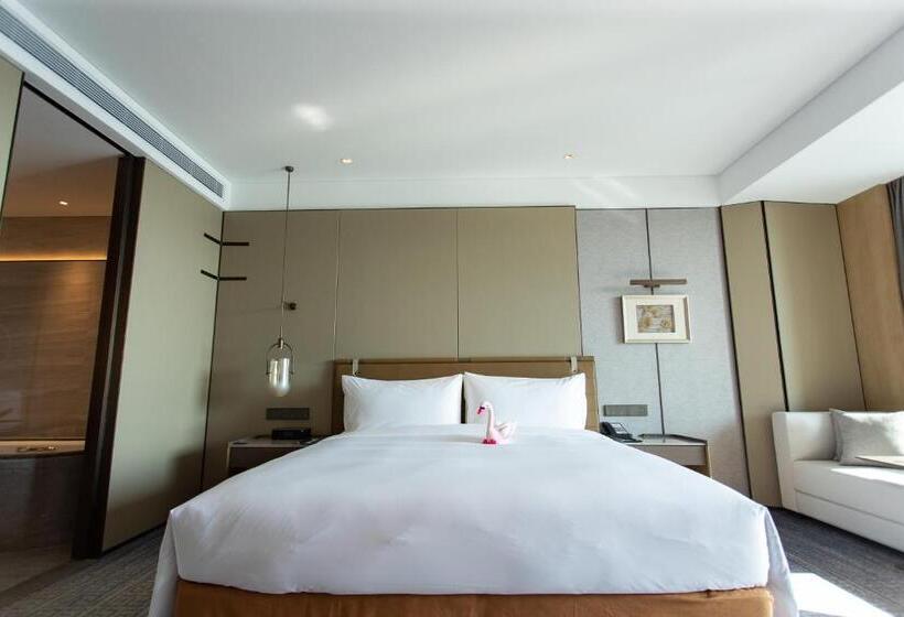 اتاق لوکس با بالکن, Primus Hotel Xuzhou Dalong Lake