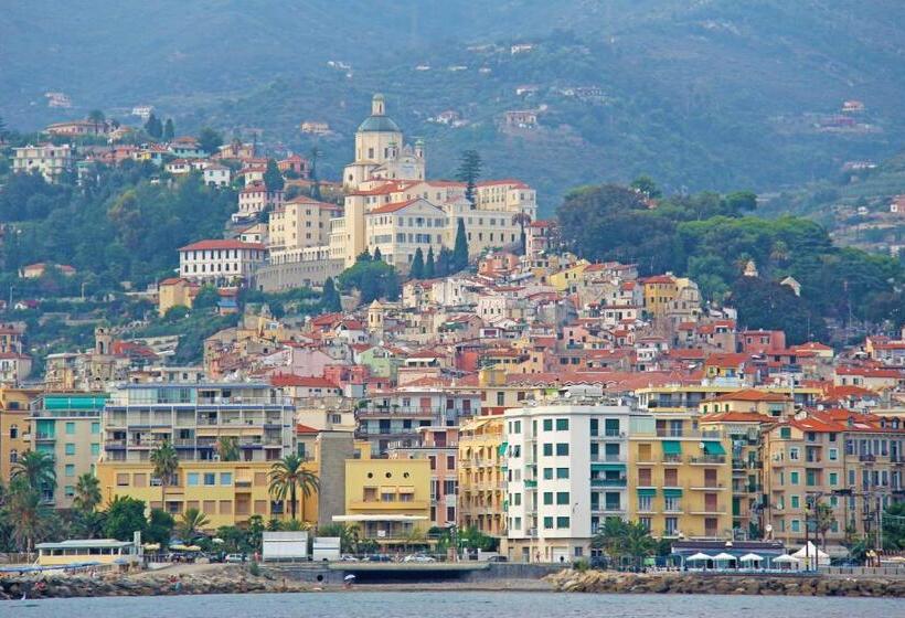Apartamento 2 Dormitórios, Seven Suites Apartments   Myplacesanremo