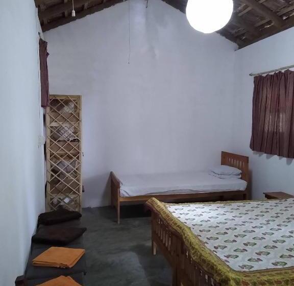 اتاق استاندارد, The Pepper Cottage