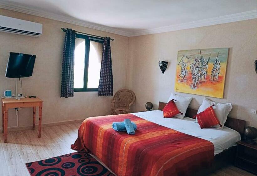 Люкс Deluxe Кровать Кинг, Les Jardins D Amizmiz