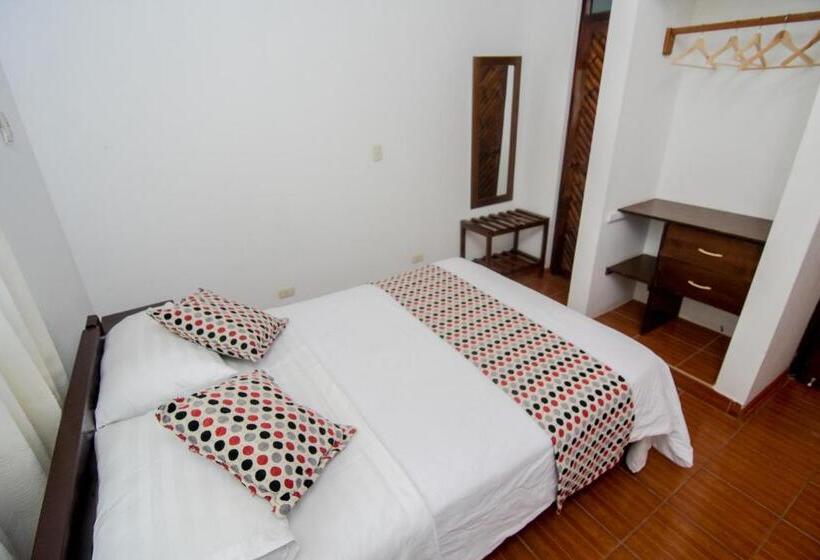 استودیوی استاندارد, La Choza Bungalows