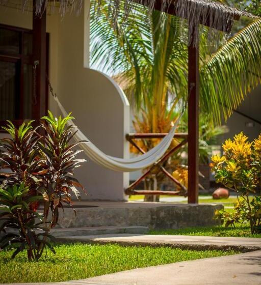 اتاق لوکس با بالکن, La Choza Bungalows