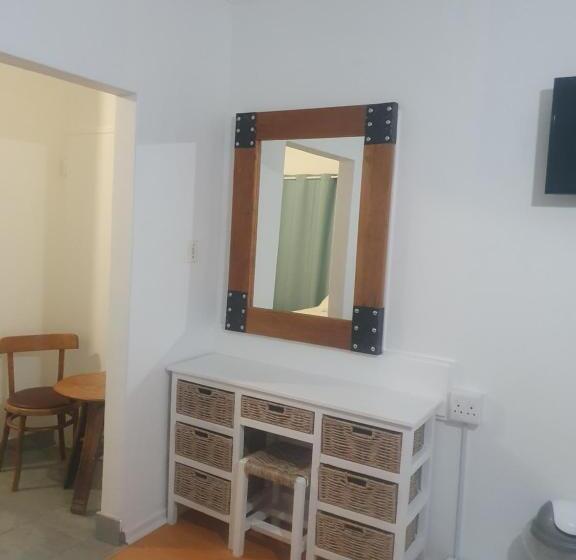 اتاق لوکس, Herb Garden Restaurant &s