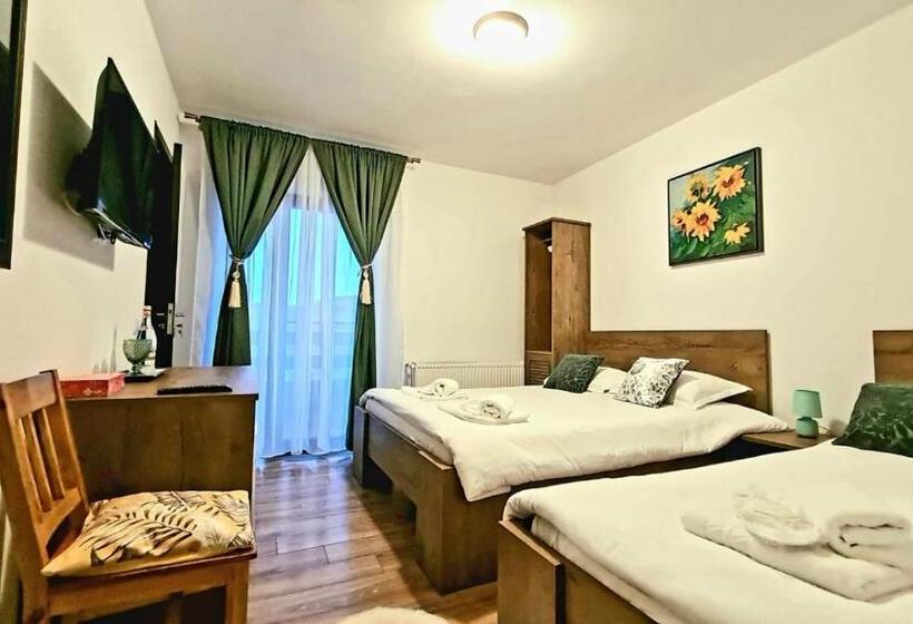 Номер Стандарт Трехместный, Mera Hills House