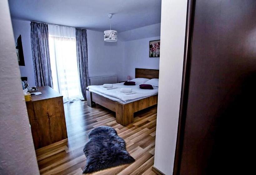 Номер Стандарт, Mera Hills House